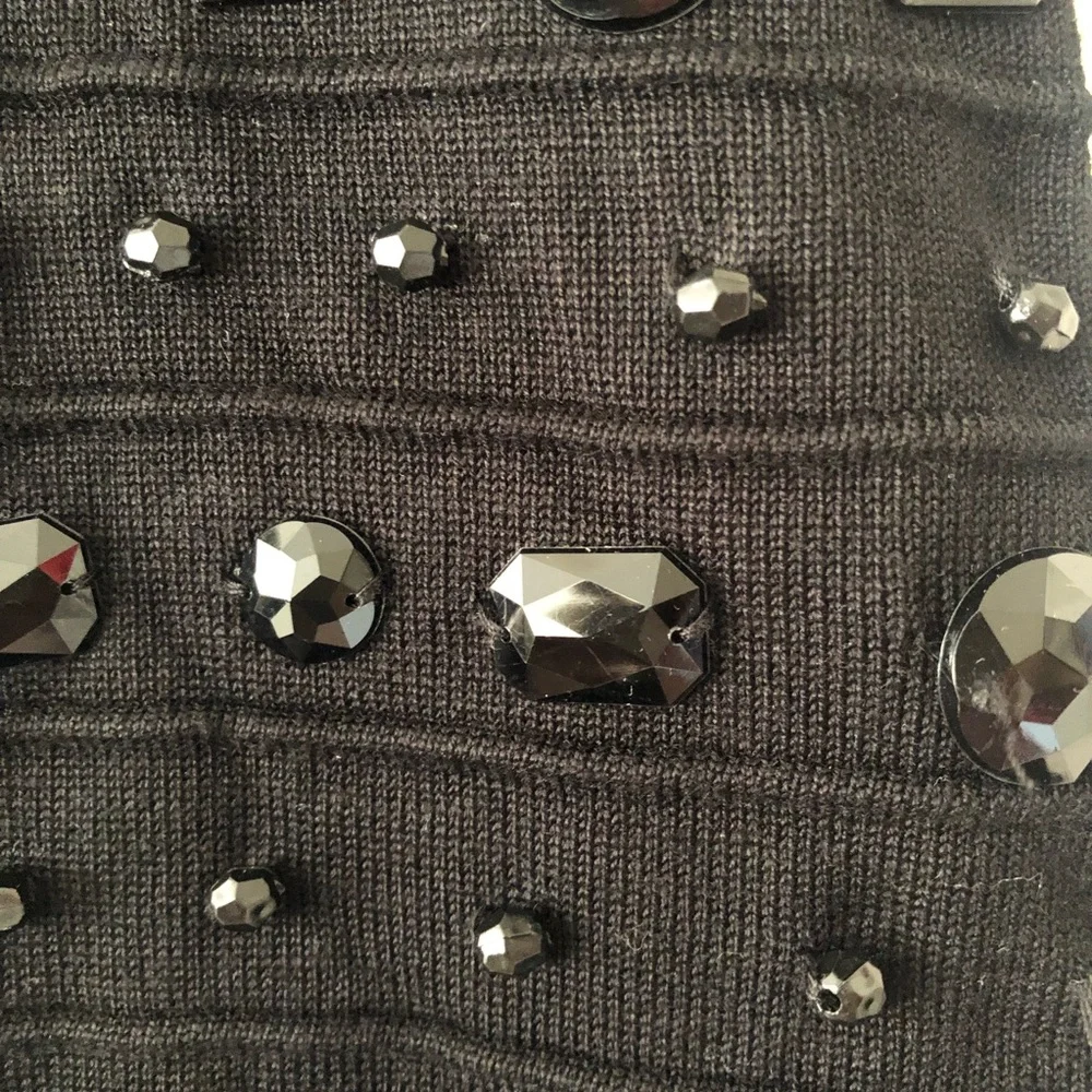 BLACK EMBELLISHED MINI SKIRT.SUZE LARGE - Picture 7 of 8